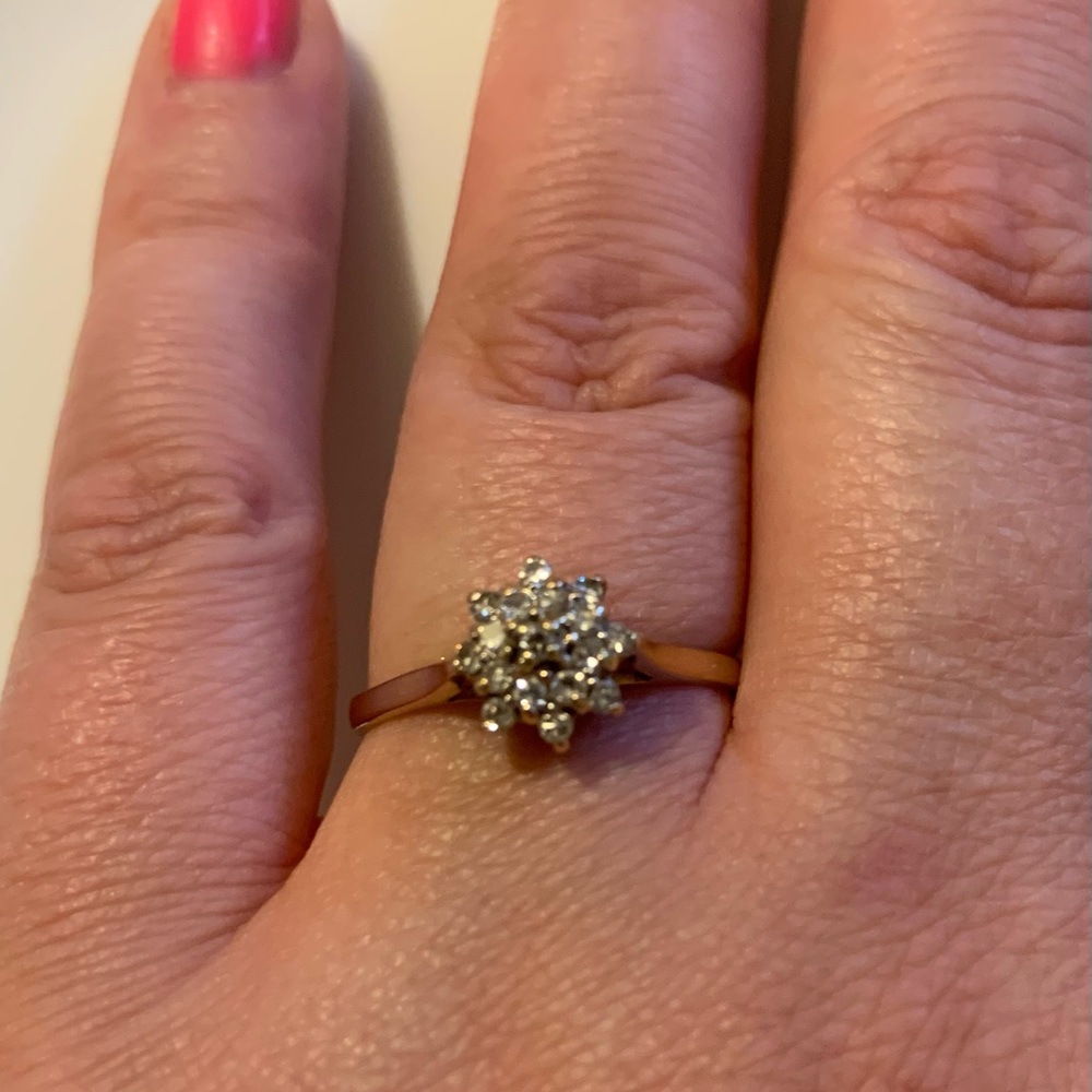 Vintage Dynasty Star Cluster 14K Diamond Ring
